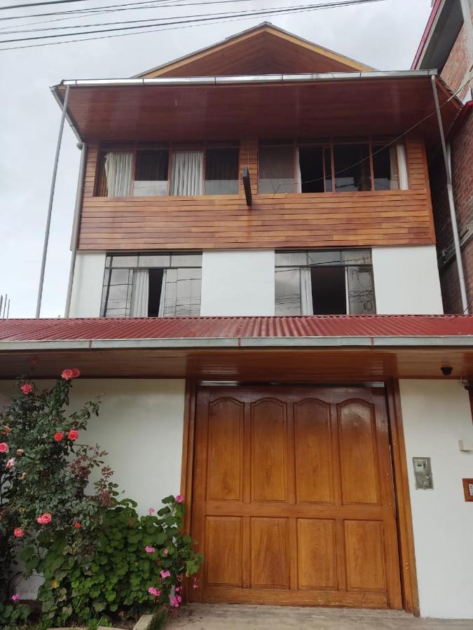 Gasthaus Suzet House Oxapampa Exterior foto